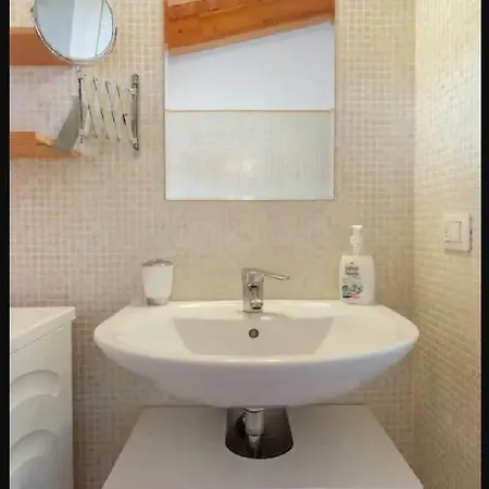 Terme Al - Stanza Privata In Loft Сирмионе